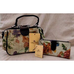 NEW Patricia Nash Parisian Newspaper Kelmscott Leather Kisslock Crossbody Wallet